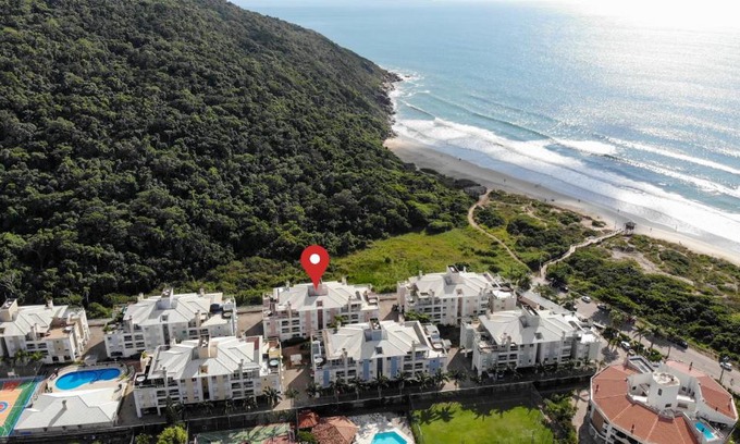 Ingleses do Rio Vermelho Apartment | Villa Giardino - Condomínio de Frente para o Mar - Piscina, Quadra Esportiva, Churrasqueira - 5 Pessoas