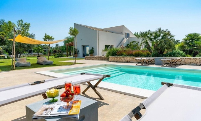 Avola Villa | Villa Giordana with private swimming pool, Sicily