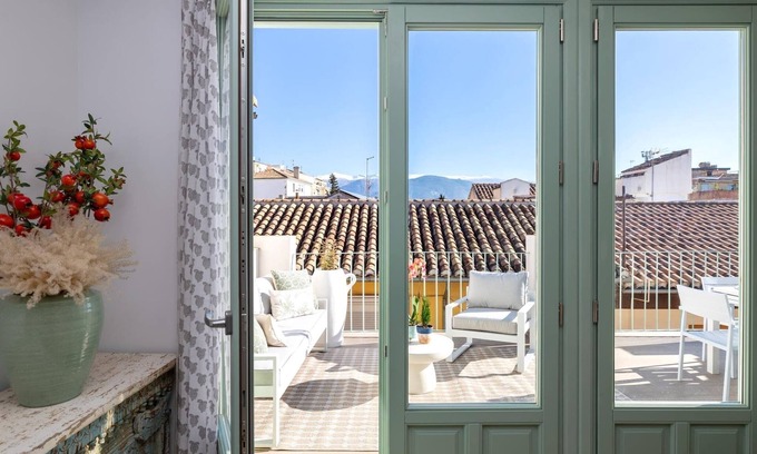 Central District Villa | Villa Glorïa 10PAX Parking Free