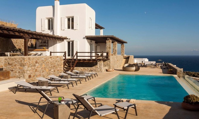 Agios Ioannis Villa | Villa Louros - Eight Bedroom Villa, Sleeps 16