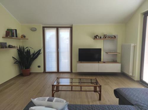 Locate Varesino Apartment | Villa " I Sette Pini "