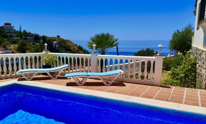 Almunecar Villa | Villa in a cove with private pool