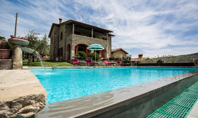 Castiglion Fiorentino House | Villa in Castiglion Fiorentino,Cortona,air conditioning,pool,stunning view,Wi-Fi