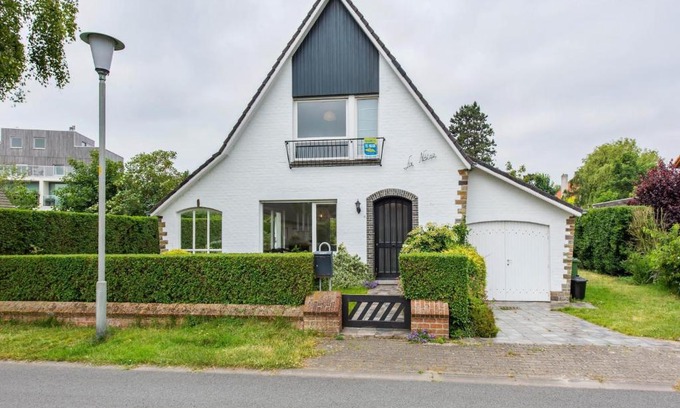 Koksijde-Bad Villa | Villa in Koksijde near the Beach