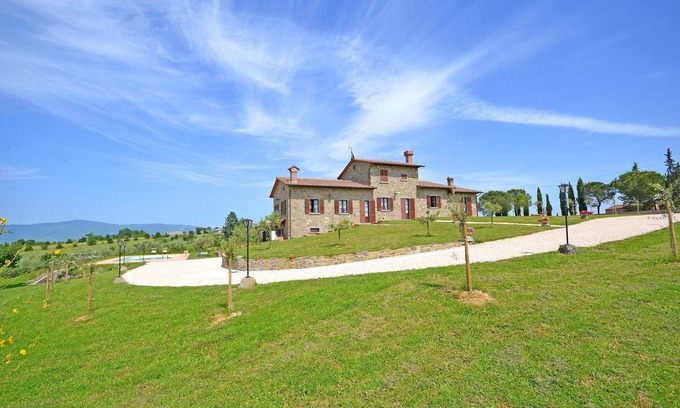 Cortona Villa | Villa in La Villa-farneta with 7 bedrooms sleeps 13