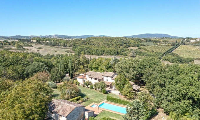 Colle di Val d'Elsa Villa | Villa in Le Grazie with 7 bedrooms sleeps 14