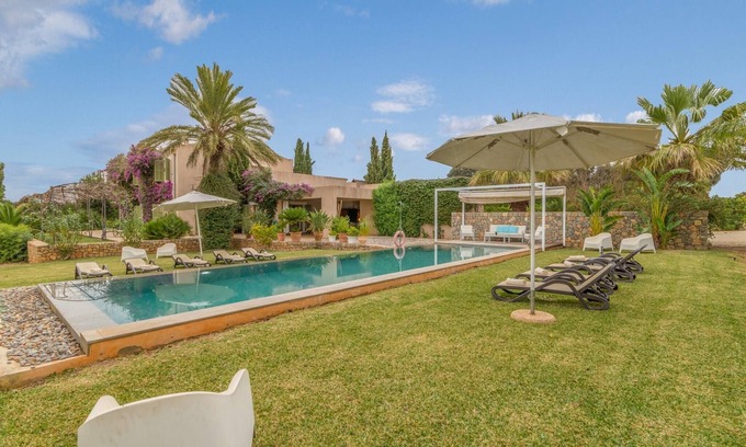 Buger House | Villa in Mallorca with Saltwater Pool