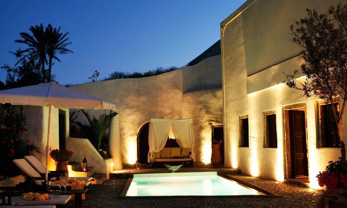 Megalochori Villa | Villa in Santorini with Stunning Outdoor Kitchen