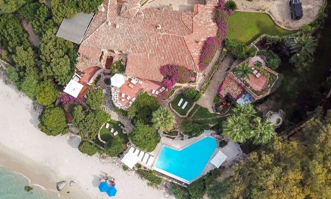 Torre delle Stelle Villa | Villa in Torre Delle Stelle with 10 bedrooms sleeps 23