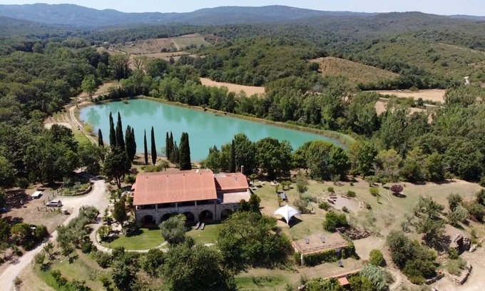 Sassetta Villa | Villa in Tuscany with private bathing lake