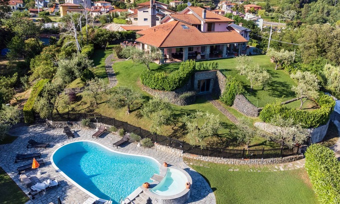 Montale House | Villa INCANTO with swimming pool in Tuscany