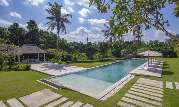 Pererenan Villa | Villa Infinity Bali is a 5-star property, 8 bedrooms with en suite bathrooms.