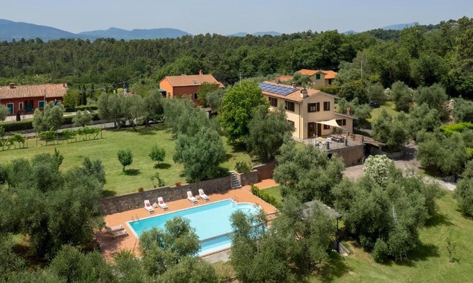 Altopascio Villa | VILLA IRENE 6, Emma Villas