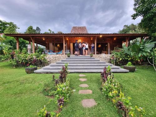 Pancawati Villa | Villa Joglo Omah Kempalan, private pool, 6 BR in Sentul