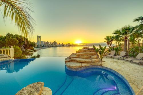 Benidorm Villa | Villa Julieta y Romeo by Bookirentals