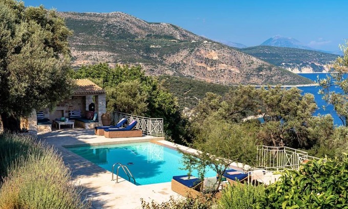 Sivota Villa | Villa Kalokairi