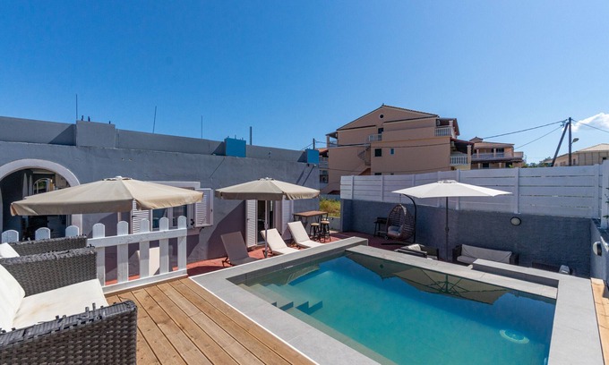 Sidari Villa | Villa 'Kouros' with Mountain View, Wi-Fi and Air Conditioning