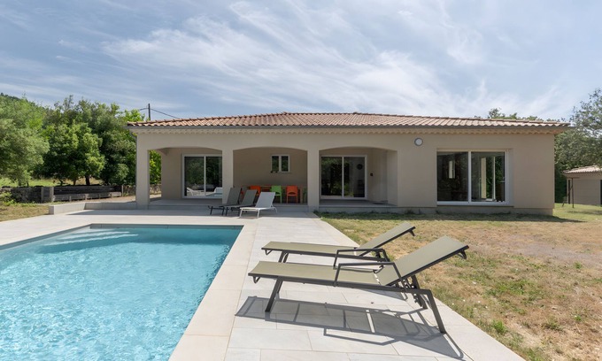 Les Salelles Villa | Villa 'La Barbière' with Private Pool, Wi-Fi and Air Conditioning