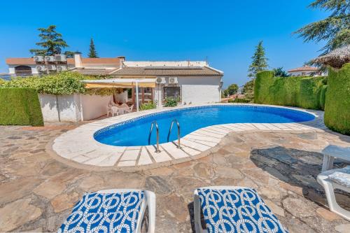 Barrio de la Vega Villa | Villa Leonor con piscina privada