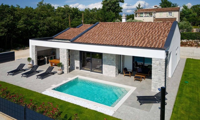 Bibali Villa | Villa Linda - 8 Personen, 3 Schlafzimmer, 3 Badezimmer, Grill, Privater Pool