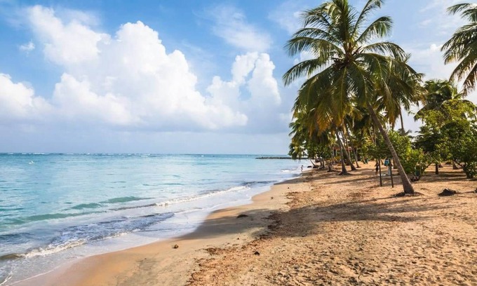 Dorado del Mar Villa | Villa Linda | Steps to the beach and restaurants | 3 Bed, 2.5 Bath