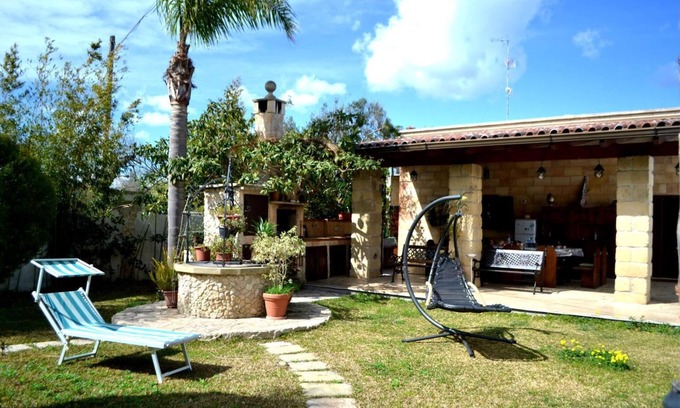 San Foca Villa | Villa 'Ll04 Hikari Con Spazi Esterni' with Private Garden, Wi-Fi and Air Conditioning