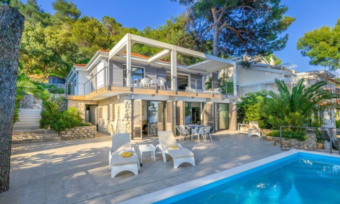 Cove Murtar Villa | Villa Lorelei - Three Bedroom Villa, Sleeps 6