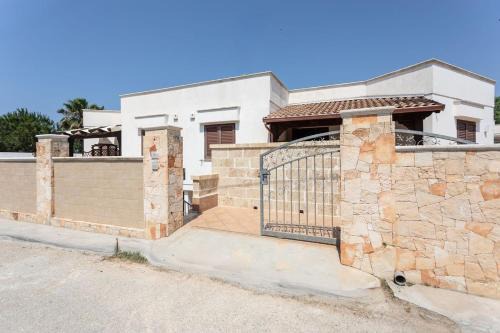 Posto Rosso House | Villa Michela Sofia - Salento Reservation