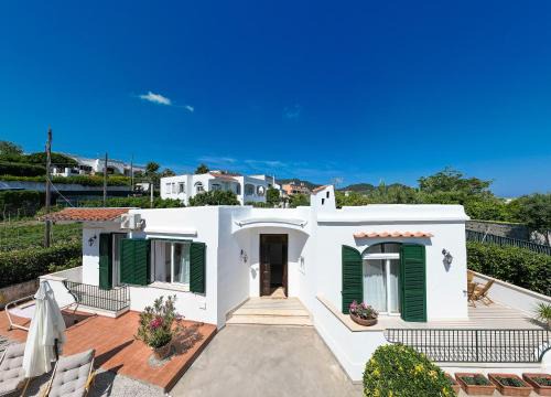 Ischia Porto Villa | Villa Maddalena Ischia Giardino Privato e Parcheggio - Perfetta per 6 Ospiti