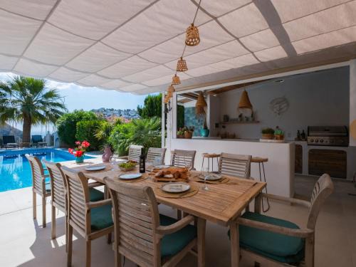 Arnella Villa | Villa Manana by Interhome