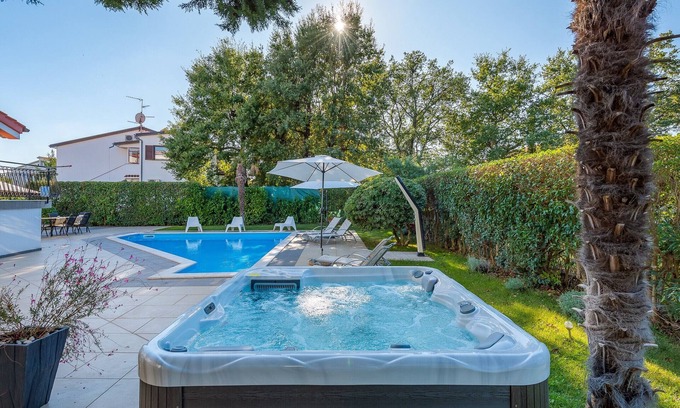 Stranici kod Nove Vasi Villa | Villa Martimar with Hot tub and pool in Poreč