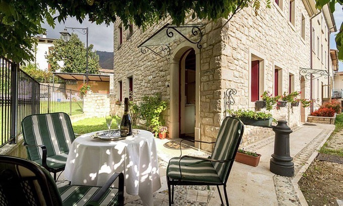 Miane House | Villa Marsica B: A welcoming apartment immersed in a splendid landscape, in the heart of a wonderful little town, with Free WI-FI.