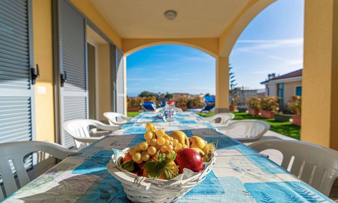 Diano Marina Villa | Villa Mimosa: exclusive use villa, garden, barbecue, 3 bedrooms and 3 bathrooms, max 8 people
