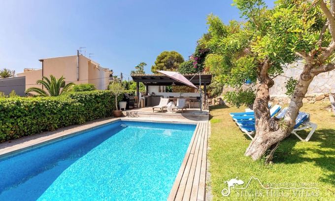 Vallpineda Villa | Villa Miramar with Sea View 20 mins walk to Beach