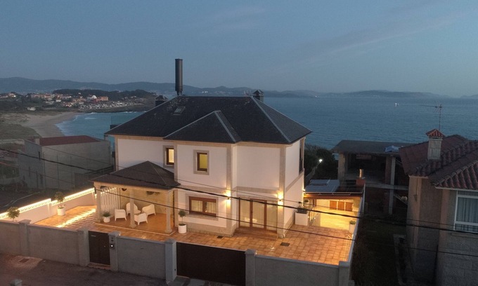 Montalvo Villa | VILLA MONTALVO BEACH SANXENXO