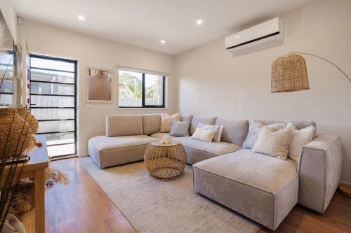 Rosebud Villa | Villa Morava - Pet-friendly Beachside Comfort
