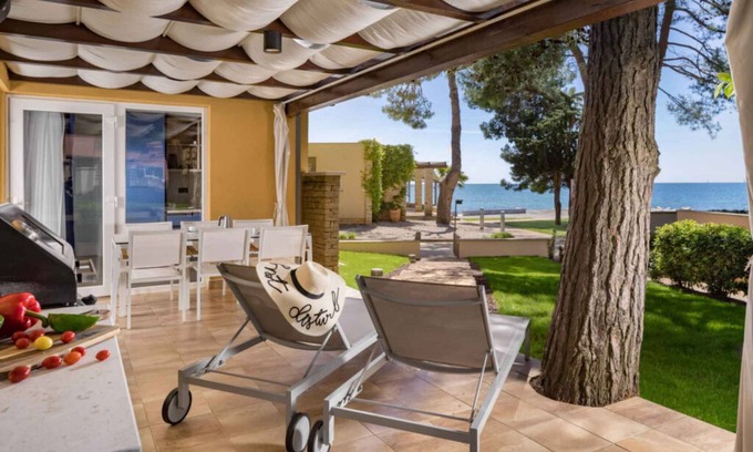 Monterol Villa | Villa near the sea