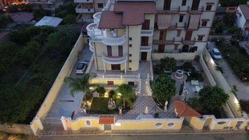 Gallico Marina Bed & Breakfast | Villa Nicole House