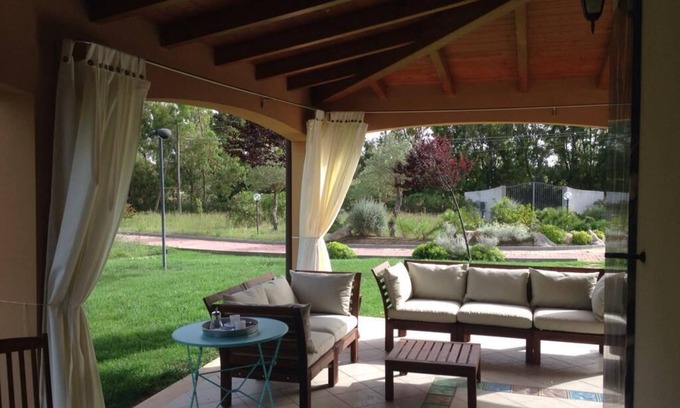 Alghero Villa | "Villa Oigar": fresh and welcoming, close to the most beautiful beaches.