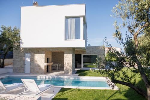 Kastel Stafilic Villa | Villa Olea - villa with heated pool, sauna and gym