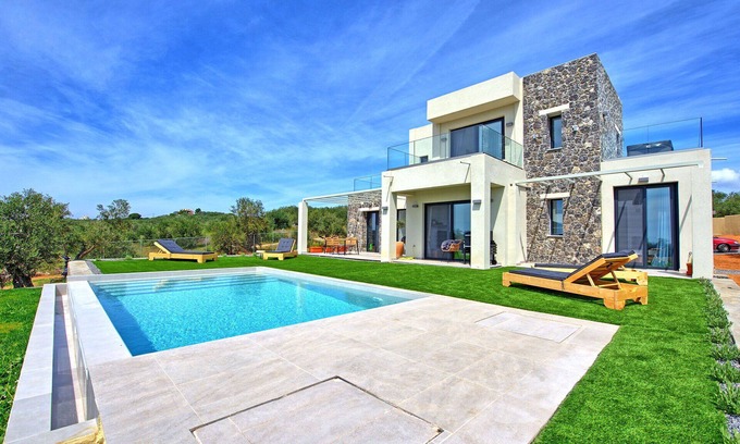 Dafnata Villa | Villa Olivum - Brand new vill with private pool close to the beach in Corfù