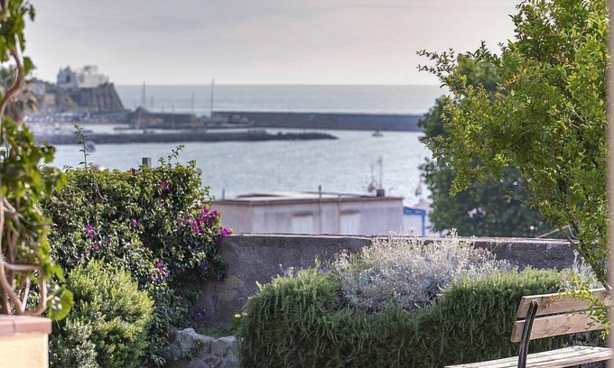 Forio House | Villa Opalina: A bright and sunny townhouse which faces the sun and the sea, with Free WI-FI.