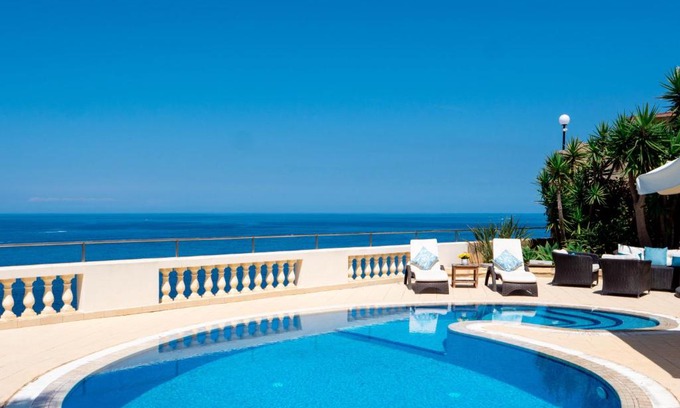 Santa Maria Estate Villa | Villa Palma - Sunset Sea Views with Pool, Jacuzzi, Sauna and Games Room