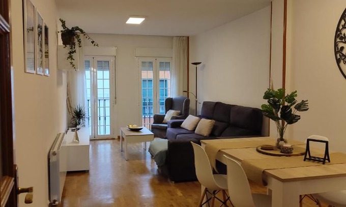 Villaviciosa Apartment | Villa Paraiso