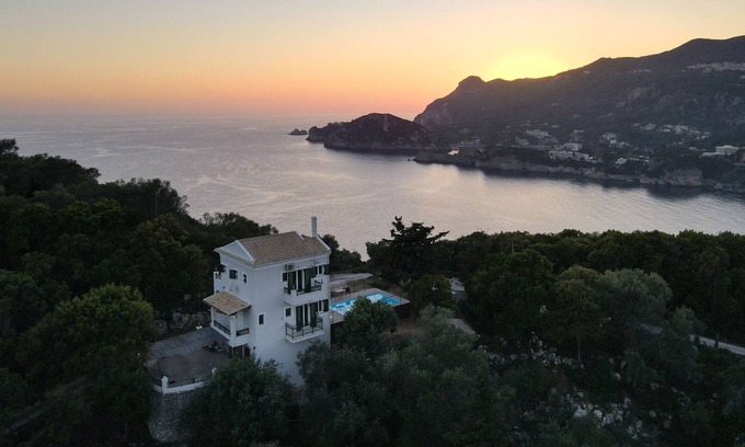 Paleokastritsa Villa | Villa Pyrgos - 5 persons - Swimming pool & Sea view - Close to beaches & village