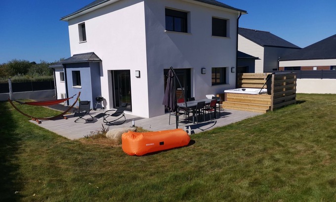 Cleder Villa | Villa Recente Avec spa à 250 m d une Magnifique Plage