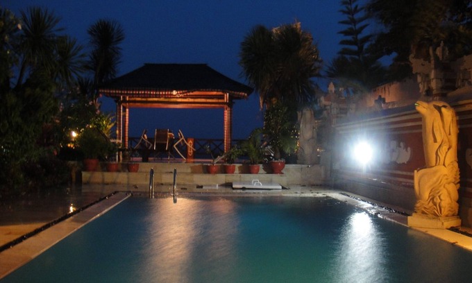 Candi Dasa Villa | Villa Rindik - Ocean Front - In Town - Large Private Pool - Perfect !