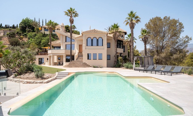 Almunecar Villa | Villa 'Rocca' with Sea View, Wi-Fi and Air Conditioning