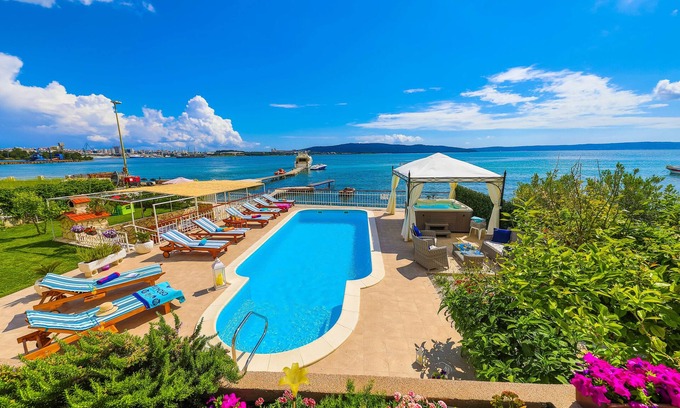 Kastel Sucurac Villa | Villa Rosemary - seafront, pool, jacuzzi, gym, pool table