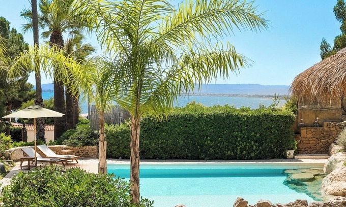 Plemmirio Villa | Villa Rossana, with pool near the sea
